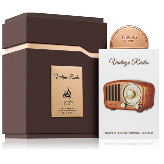 Vintage Radio by lattafa
